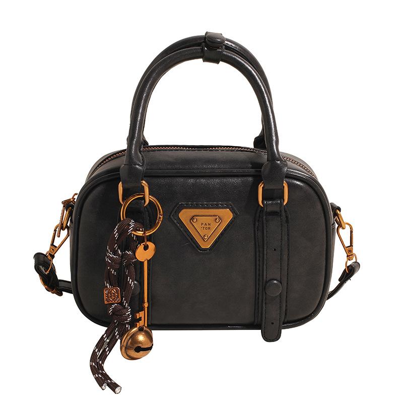 Winter retro portable red bag women's new fashionable versatile small square bag simple versatile messenger women's bag