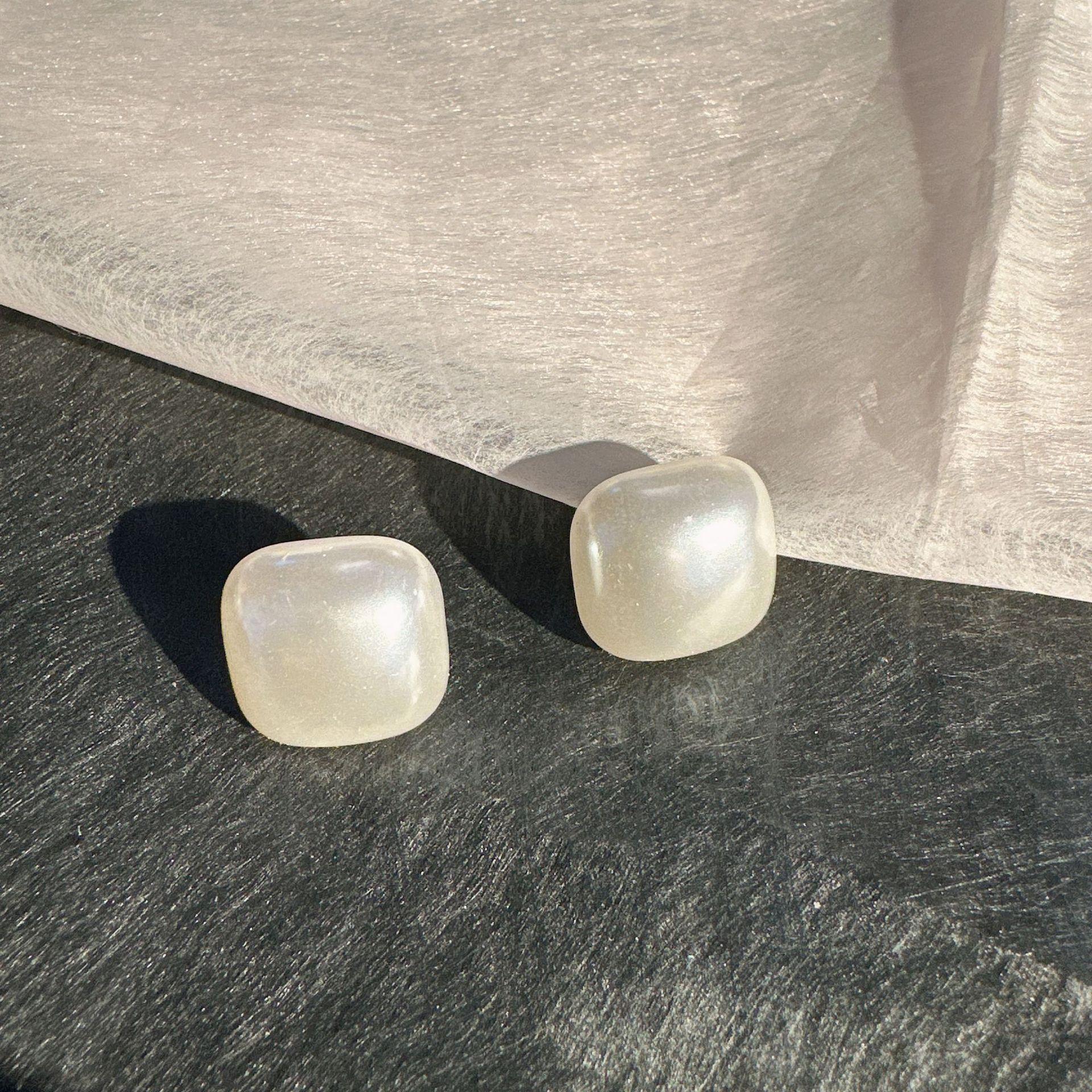 Square Pearl Earrings Simple Unique Design Commuting Fashion Elegant Sweet Geometric Imitation Pearl Ear Jewelry
