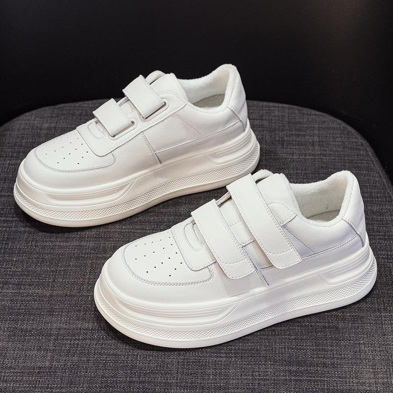 Casual shoes for women in autumn 2026  new thick soled women's shoes  fashionable and versatile board shoes