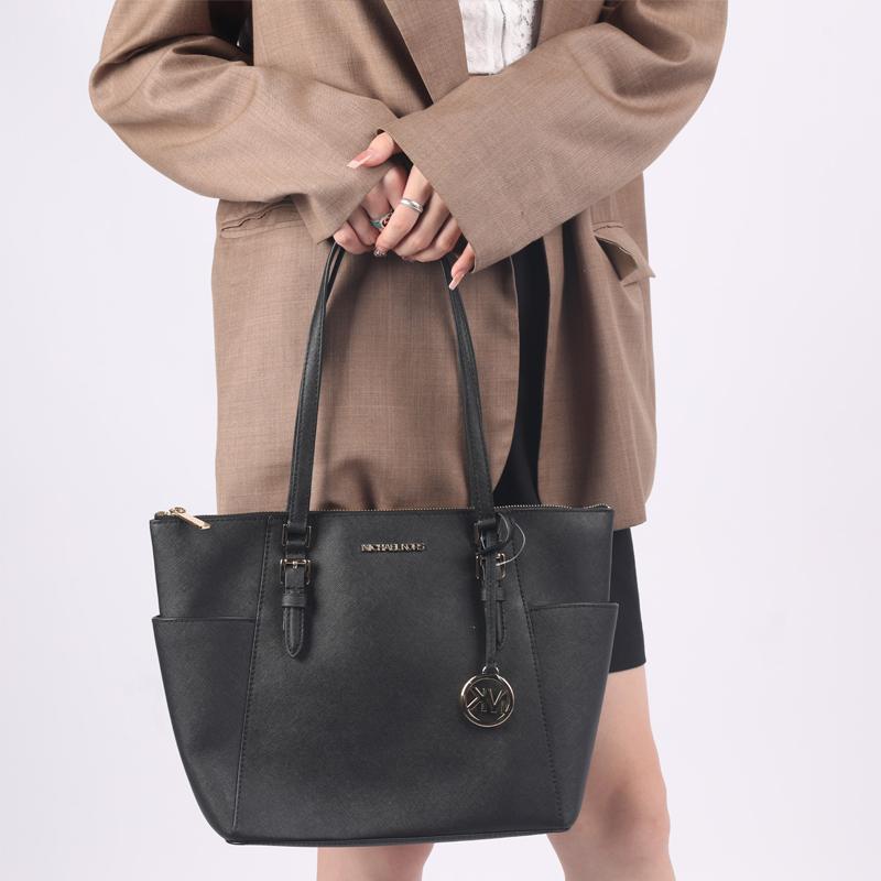 Michael Kors Mk Charlotte Vintage Solid Color Logo Pendant Large Capacity Commuter Tote Shopping Bag Women Tote Black 35T0GCFT7L-BLACK