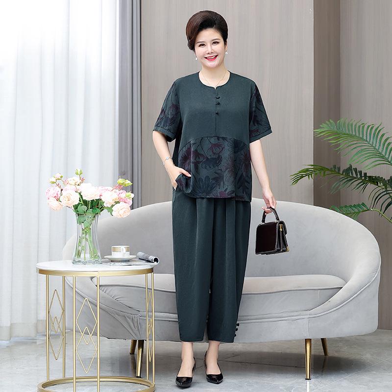 Set de vară cu mânecă scurtă pentru femei de vârstă mijlocie și în vârstă - ținută lejeră de slăbire din două piese