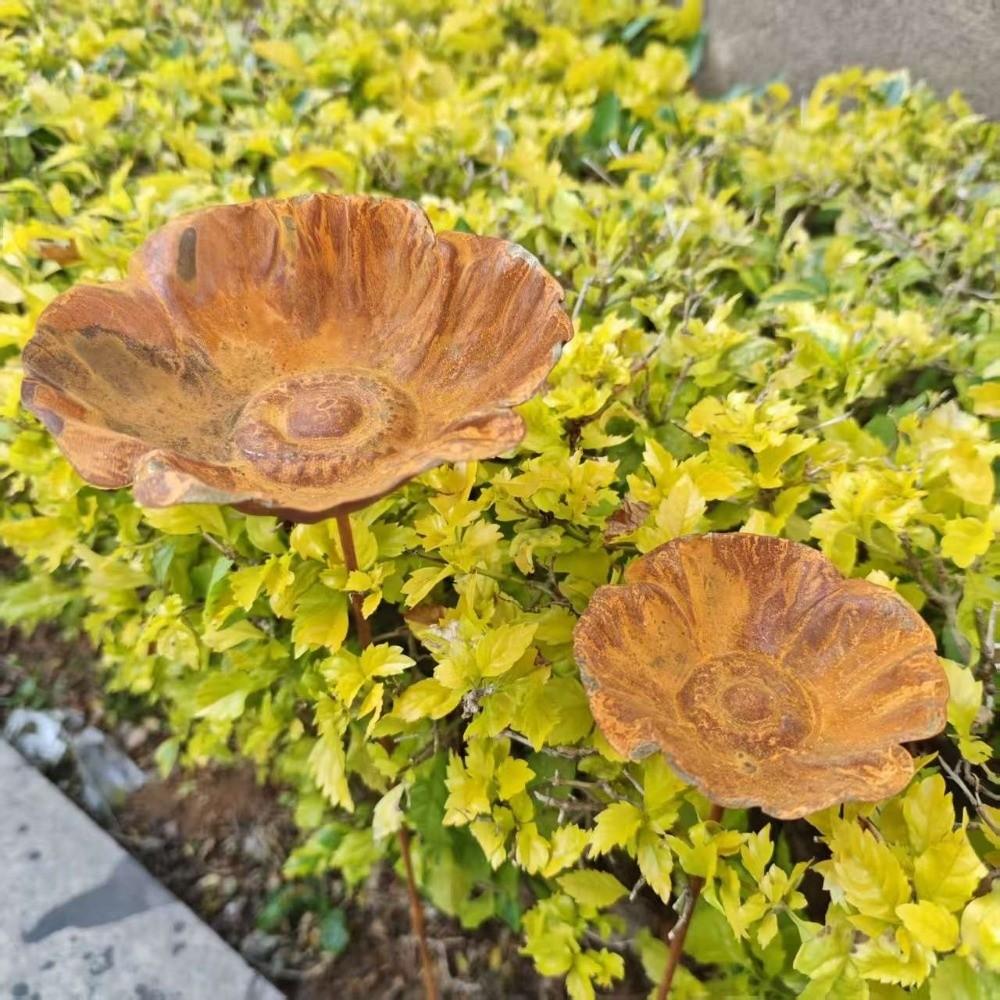 Flower Shape Metal Bird Bath Rusted Vintage Handcrafted Garden Birdbath Iron Art Rust-resistant Flower Garden Stake