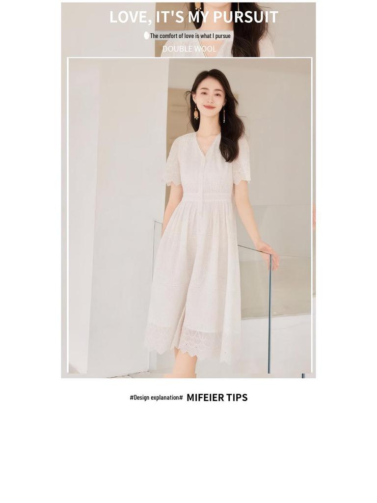 Dámské letní šaty střední délky s výstřihem do V a dutou výšivkou 2025: Literární styl, Zeštíhlující pas, Malé bílé šaty.