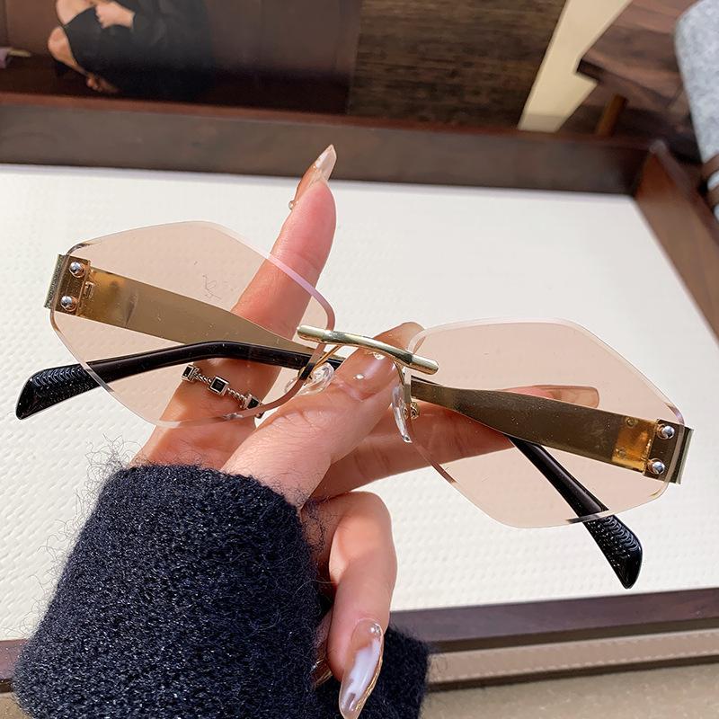 Vintage Frameless Sunglasses Polygonal Edge Design Women'S Classic Rhombus Sun Glasses Trendy Driving Shades For Ladies Uv400