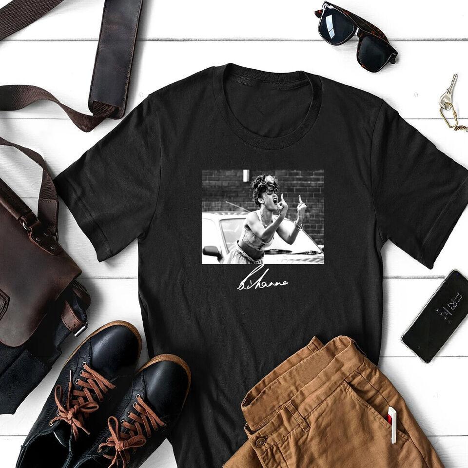 

New Rare Rihanna T-shirt Hot Black Tee Classic Unisex Unisex T-Shirt S