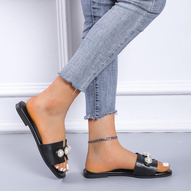 2025 Foreign Trade New Pearl Flat-bottomed Slippers Women's Lightweight Low-heeled Outer Wear Beach Cool Slippers Wish Source