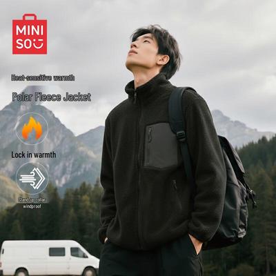 Paltoane și geci – Geci