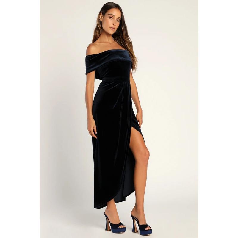 Velvet Dress with Elegant Temperament  One Shoulder Slit Dress