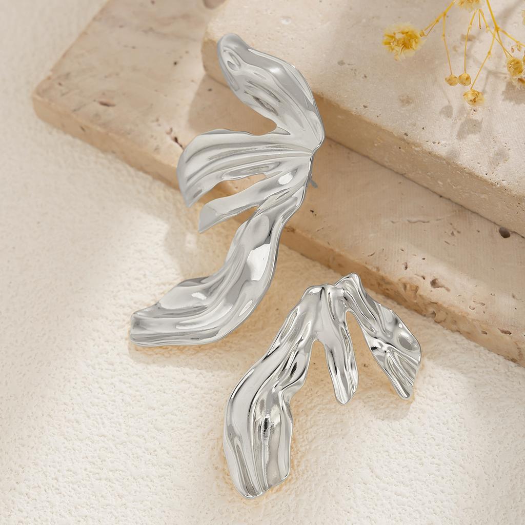 IngeSight.Z Asymmetric Lily Flower Petal Earrings for Women Vintage Gold Color Geometric Stud Earrings Ladies Jewelry