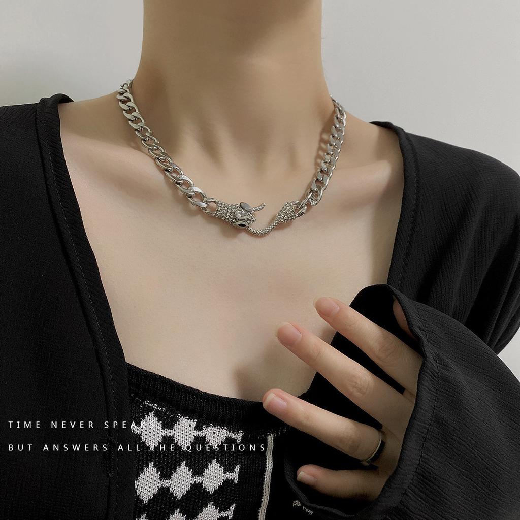Creative Snake Choker Vintage Chain Snake Necklace Fashion Women Party Personality Jewelry Punk Gifts