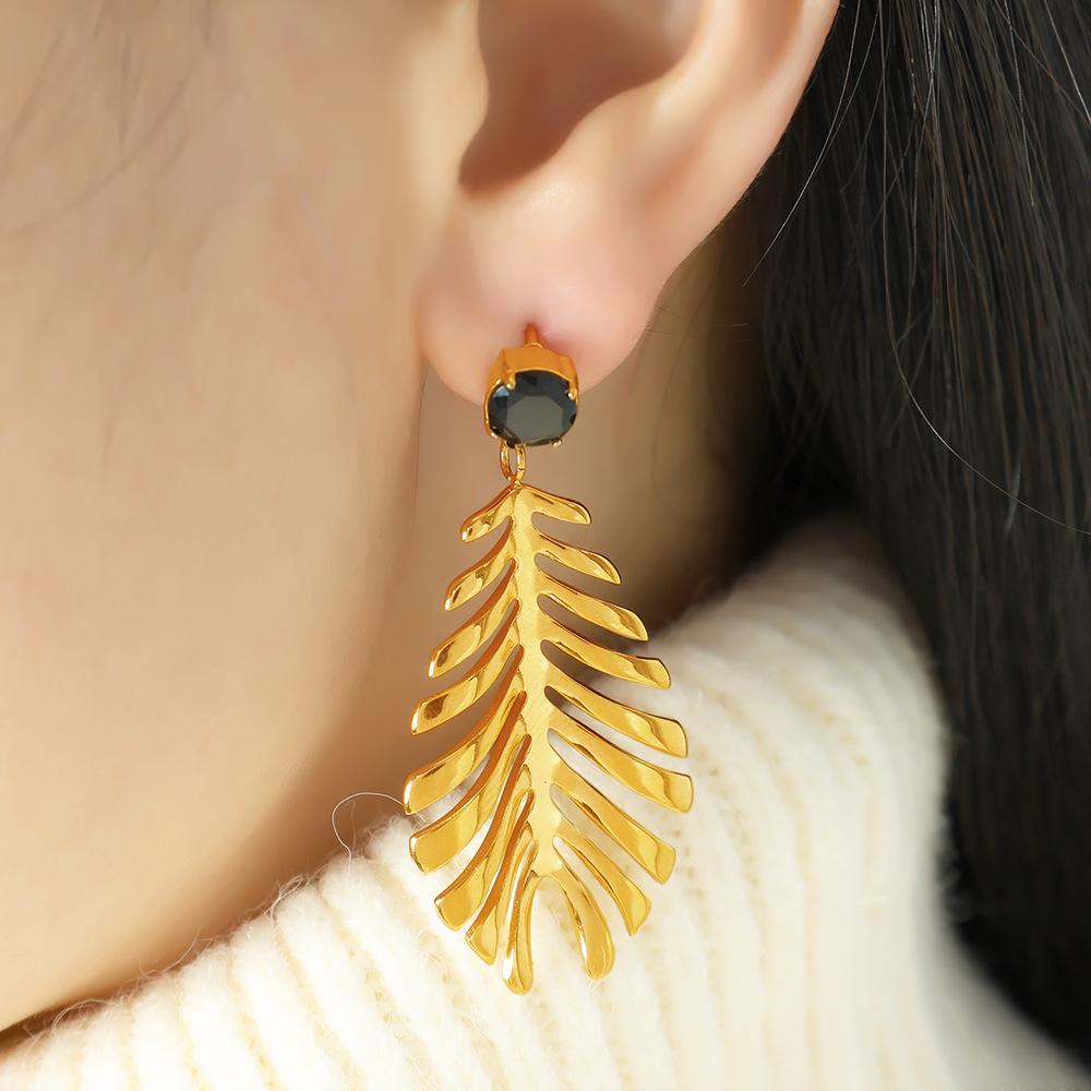 Design Antique Ethnic Style Atmospheric Earrings Exotic Fashion Leaf Earrings Inlaid With Zircon Retro Style Temperament Women