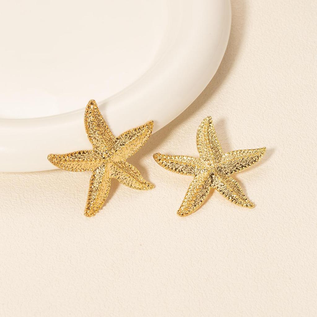 Gold Starfish Earrings: Women's Exaggerated Fashion Statement - Simple Summer Style Jewelry