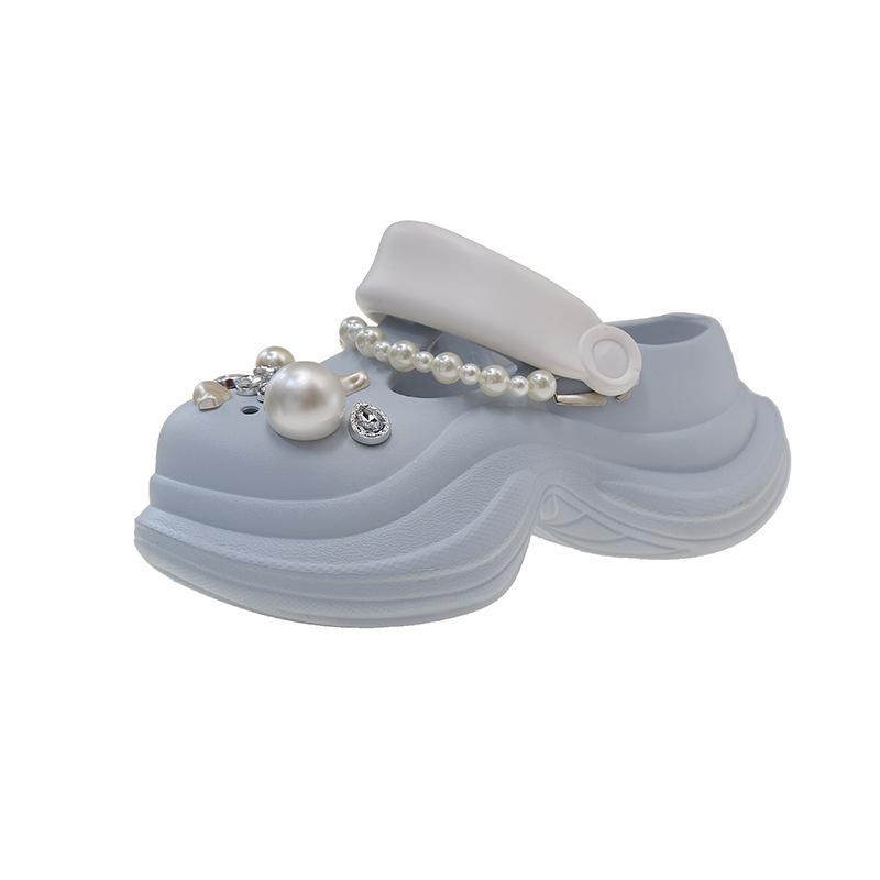 New 2025 pearl muffin bottom summer chain hole shoes versatile women wear fashion thick sole cool slippers Internet celebrity