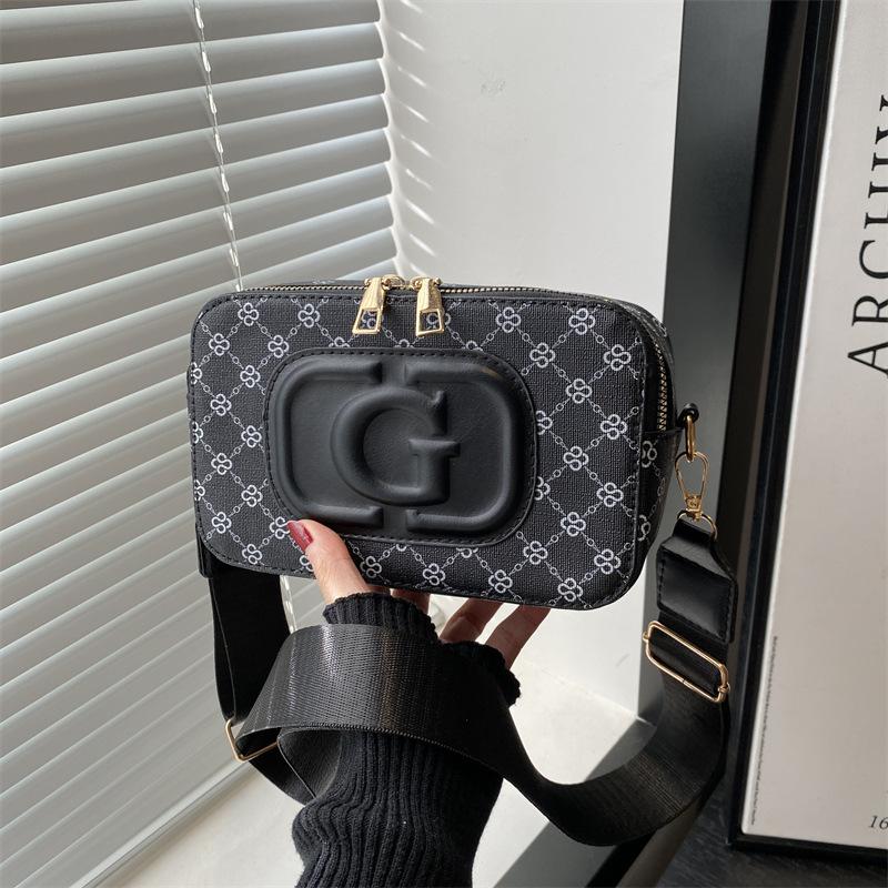 

Нишевая контрастная расцветка, ретро тренд, универсальная наплечная маленькая квадратная сумка, новая мода, высококачественная текстурированная сумка-мессенджер чёрный