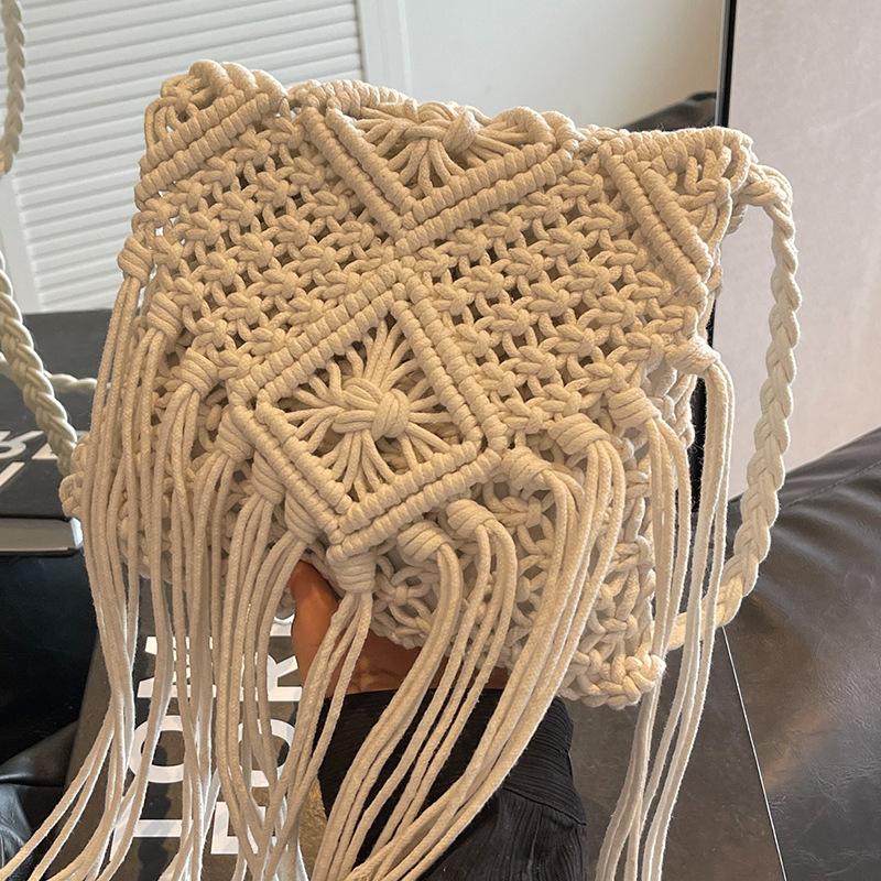 

Солом яна невелика жіноча сумка 2024, нова літня плетена сумка-месенджер, ніша, приморська пляжна сумка на плечі з бахромою no specification брудно-білий