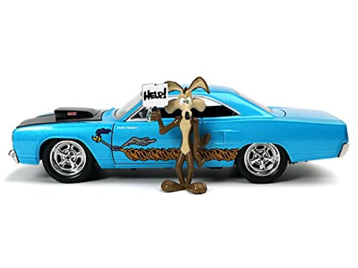 JadaTOYS 124 Scale HOLLYWOOD RIDES “1970 Plymouth Road Runner with Wile E. Coyote Figure”
