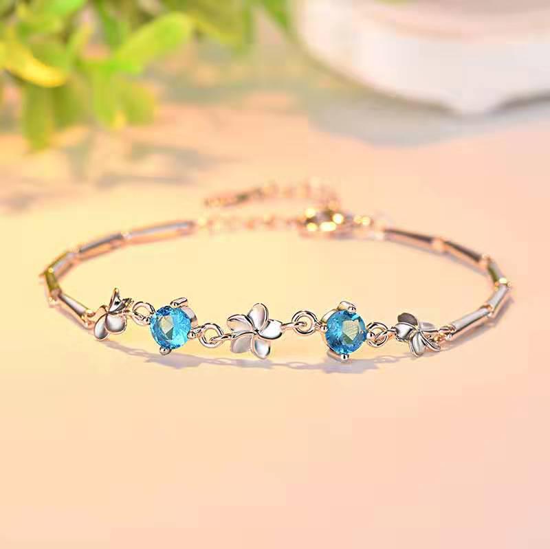 Four-Leaf Clover Handmade Lucky Bracelet for Women, Simple European and American Style, Perfect for Students and Friends