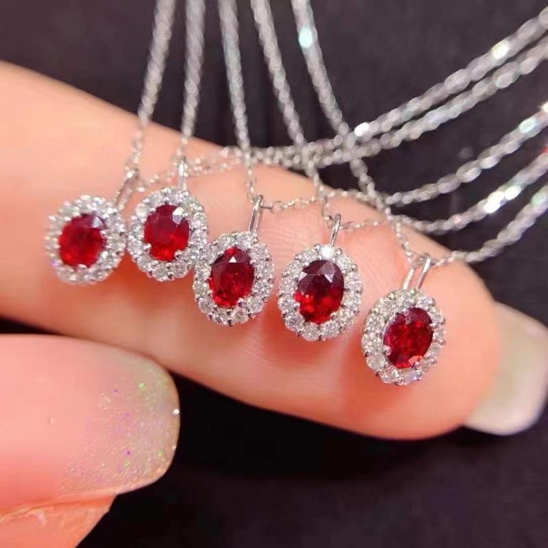 Elegant Pigeon s Blood Ruby Necklace: Versatile Light Luxury Clavicle Chain for Women