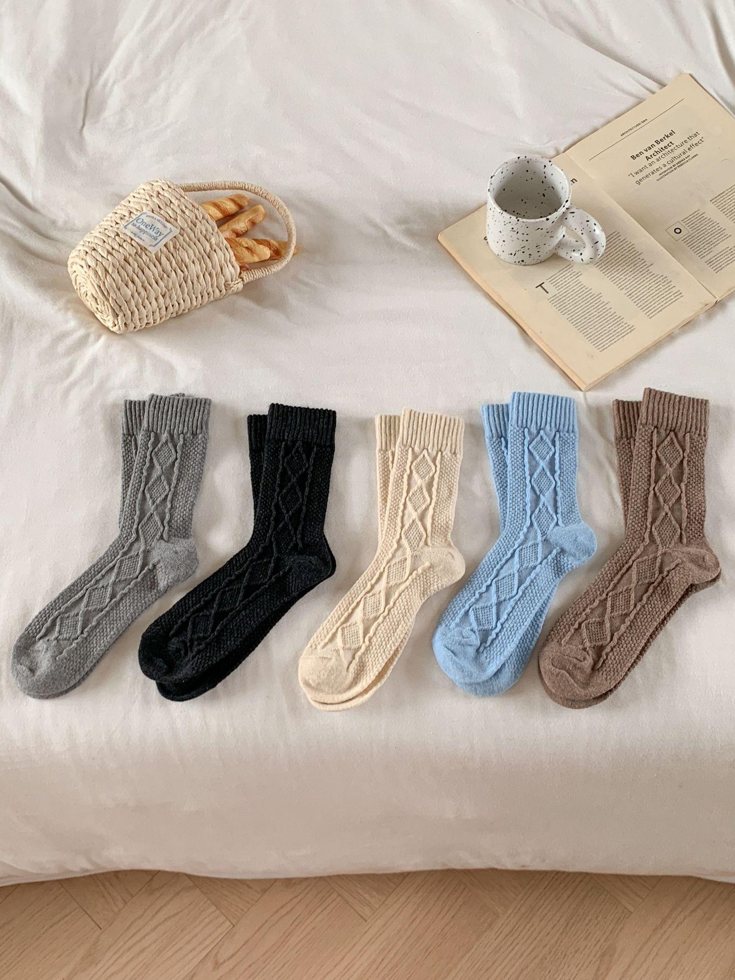 

Socks Women s dark flower rhombus wool socks Thickened warm girl stacking socks College wind tube socks One size