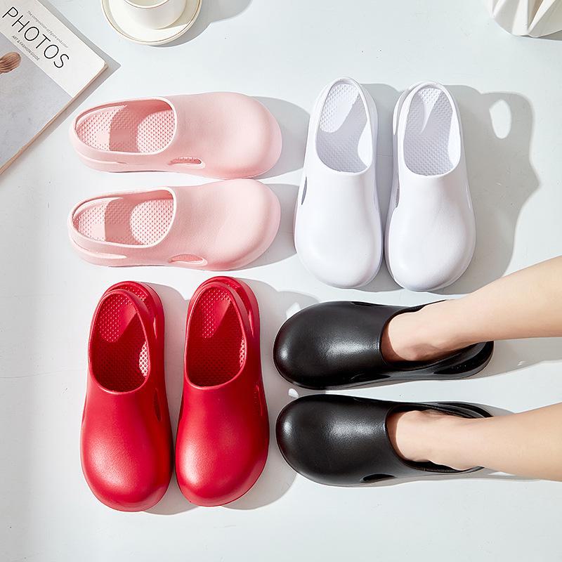 Fashionable Women's Closed-Toe Nurse Sandals - Non-Slip, Cute, Thick Sole for Summer Beach Wear