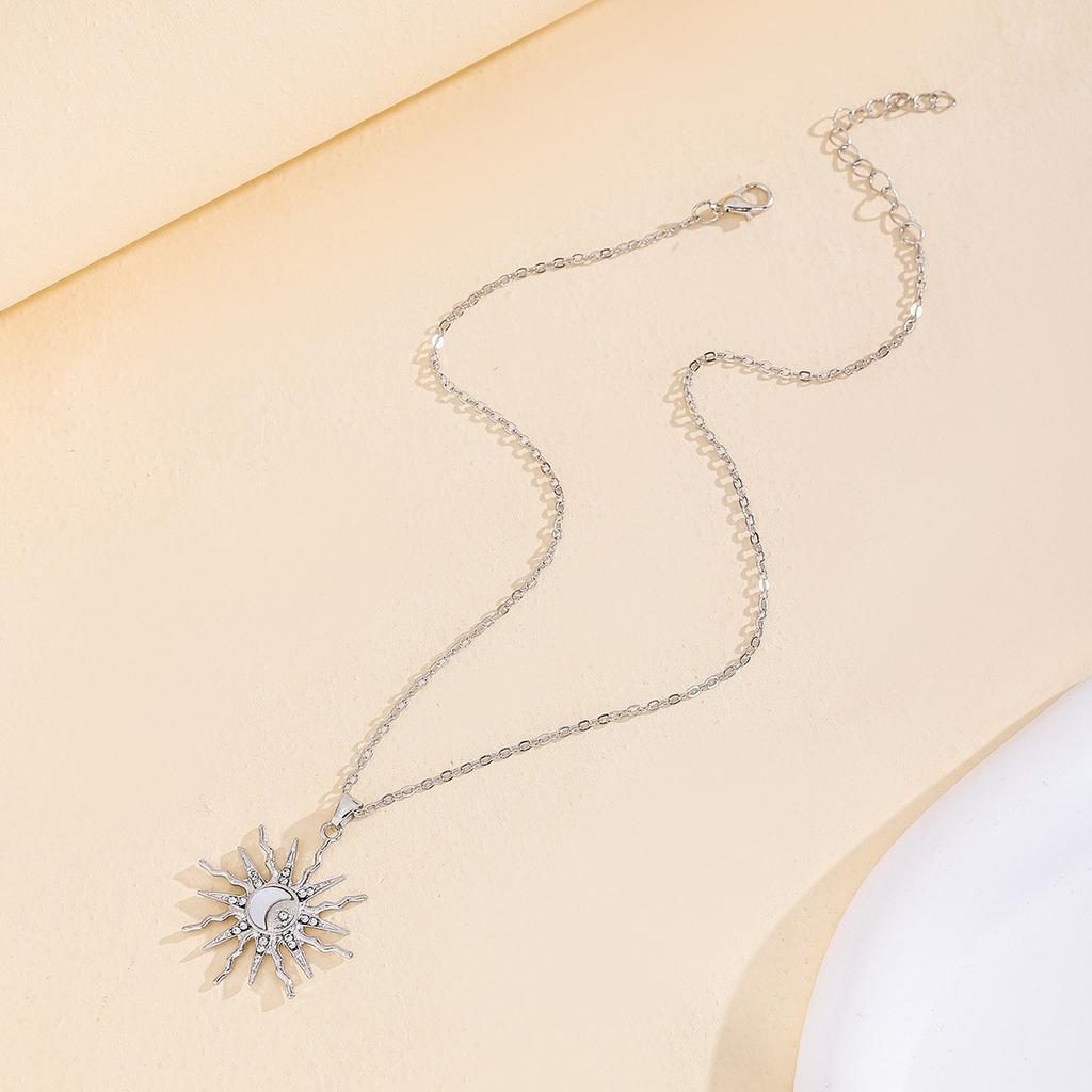 Fashion Alloy Moon Pendant Sun Diamond Necklace