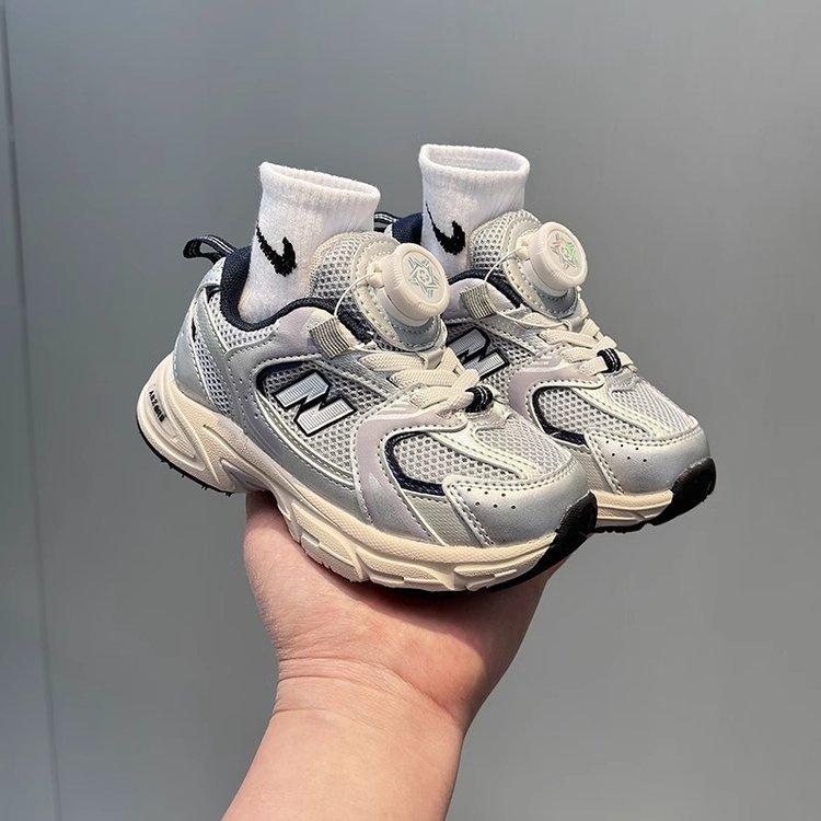 

2025 summer new fashion boys sneakers rotating buckle girls shoes children s running shoes dad shoes single net 36 yards inner length 22.6 cm серебряный