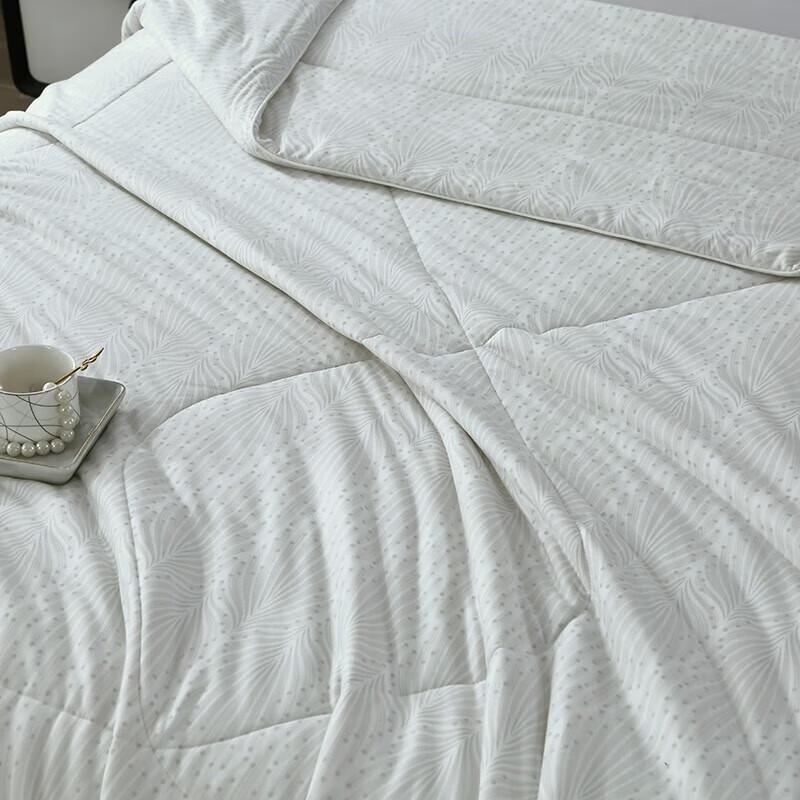 Jieliya Yun Meng Zhi Yu Knitted Summer Quilt