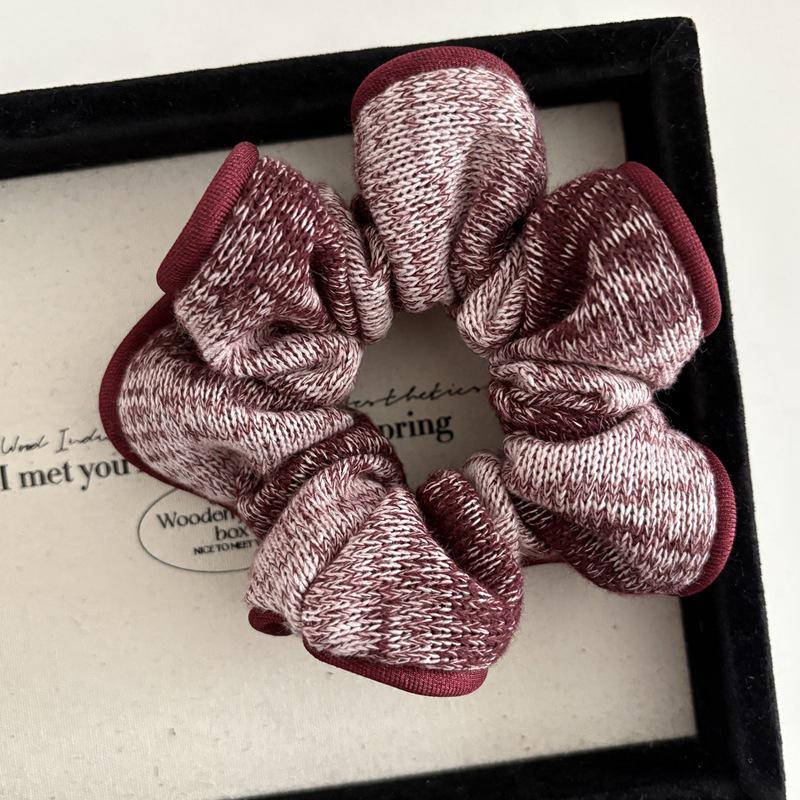 Color Block Pleated Knit Scrunchie Hair Tie вино красного