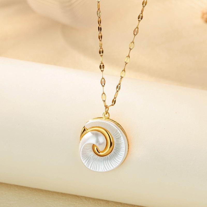 Hot Sale New Shell Heart Necklace Women's Pendant Necklace Little Girl Fashion Jewelry Accessories Collarbone Chain