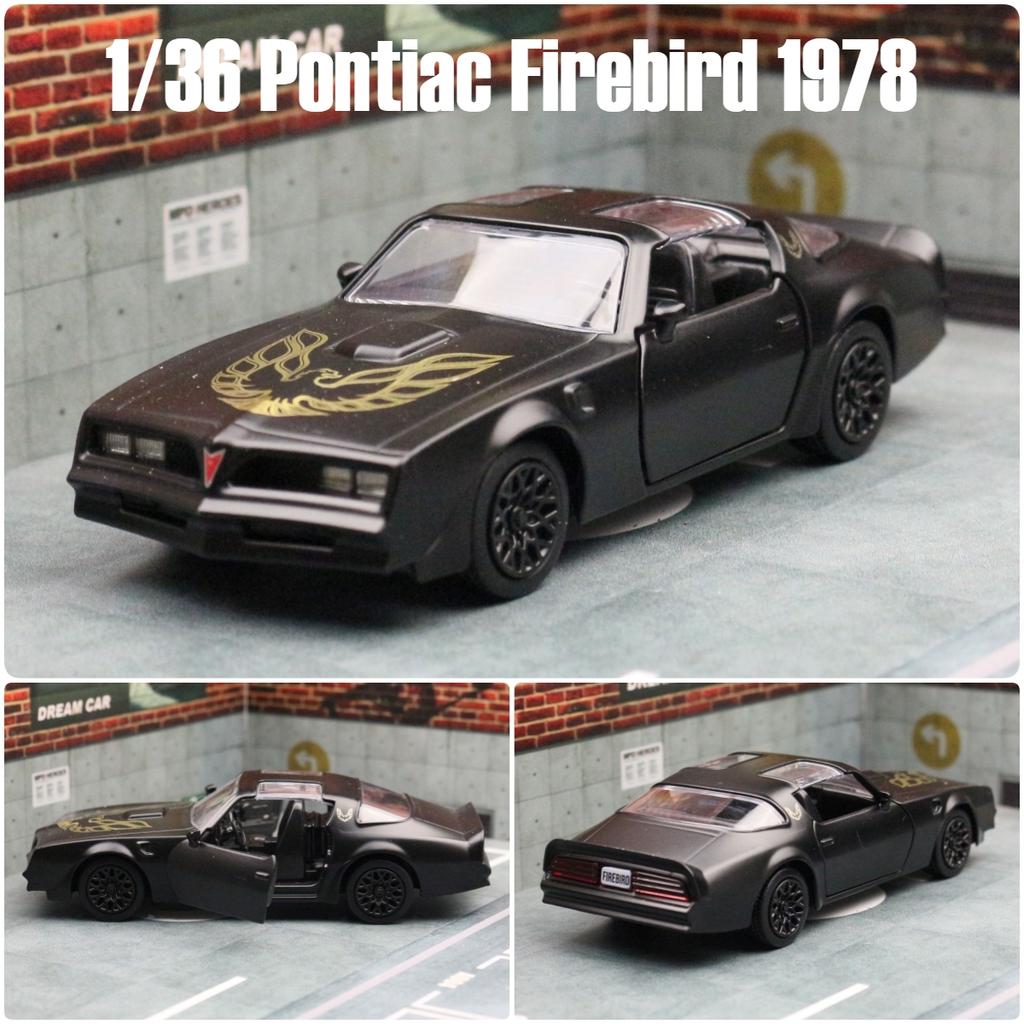 1/36 Pontiac Firebird Klassisk Leksaksbil Modell För Barn RMZ CiTY Formgjuten Legering Miniatyr Dra Tillbaka Samling Gåva till Pojke