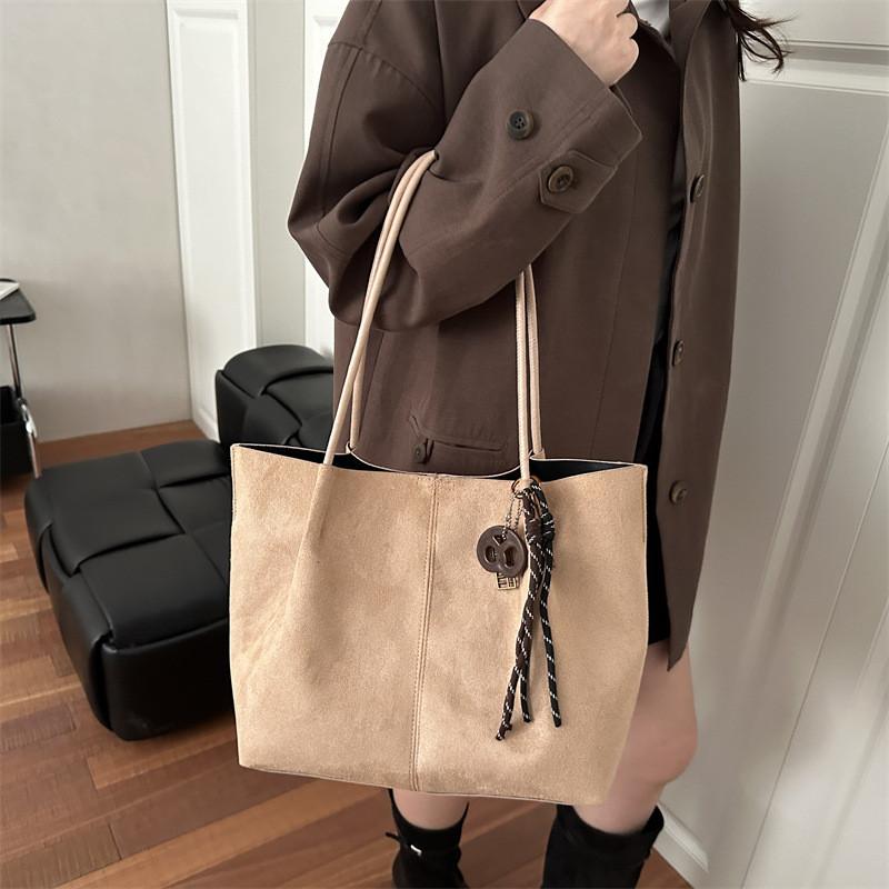 Street Style Oversized Tote Bag With Special Material For Daily Use