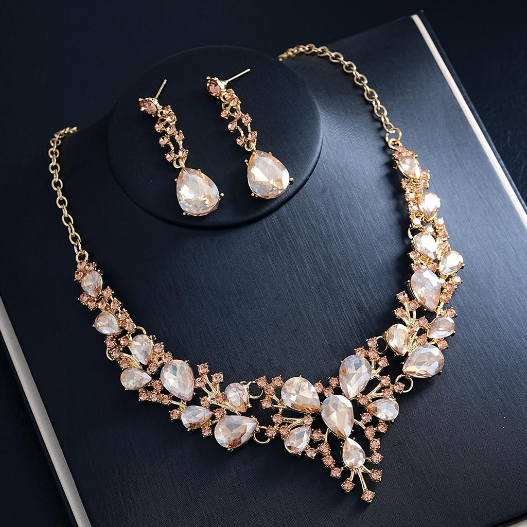 European and American Fashion Light Luxury Necklace Earrings Two-piece Set Bridal Wedding Accessories Dress Set Female 2026