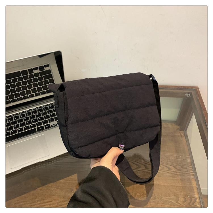 Soft Cotton Material Minimalist Crossbody Bag With Trendy Contrast Stitching чёрный