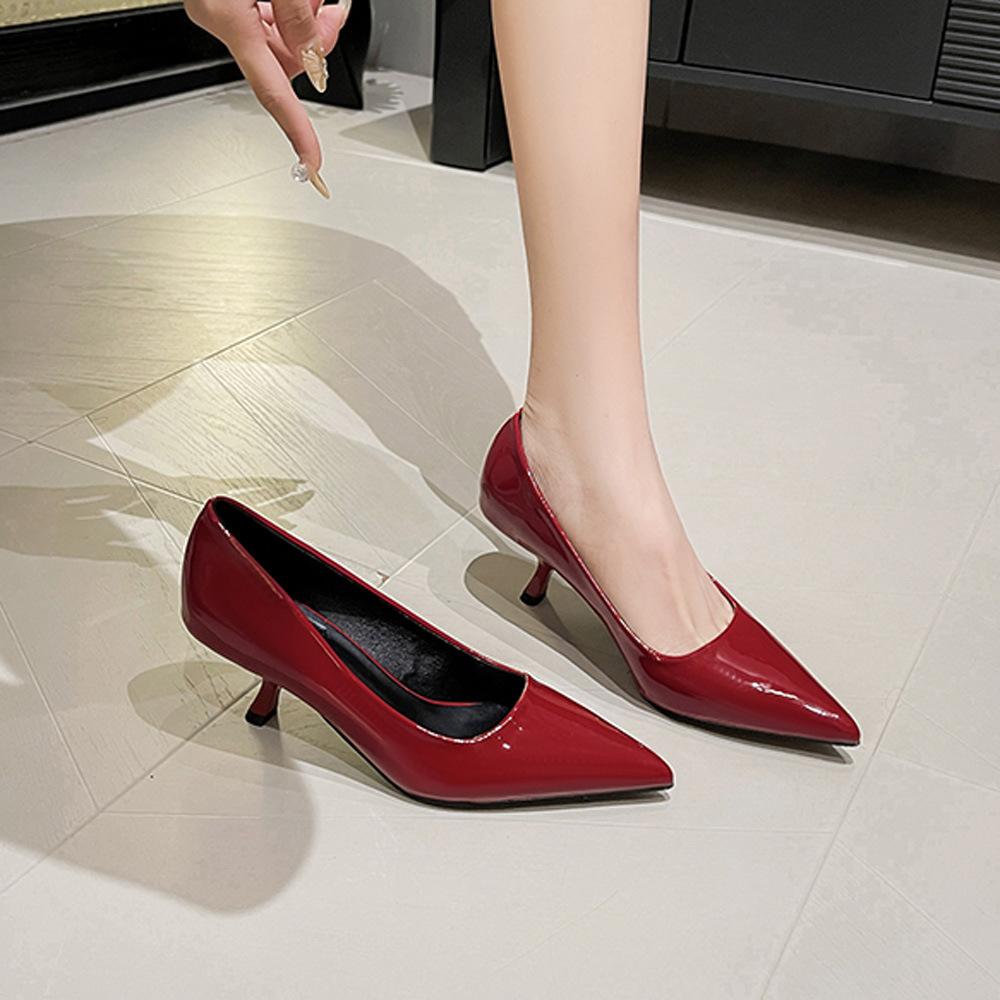 

Остроносые туфли-лодочки темперамент новые шпильки лакированная кожа женские туфли с юбками профессиональные рабочие остроносые черные красные туфли на высоком каблуке 39 бордовый