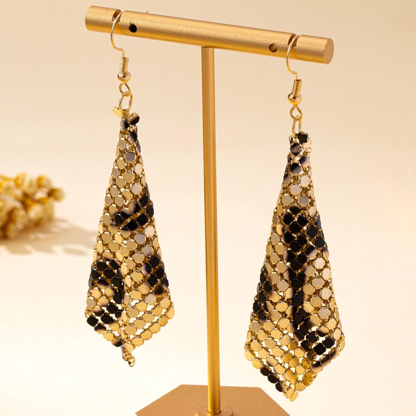 

A Pair of Women s Fashionable Dangle Earrings, Leopard Print Sequin Punk Hip-Hop Fashion Earrings, Suitable for Daily Wear and Vacation Wear коричневый