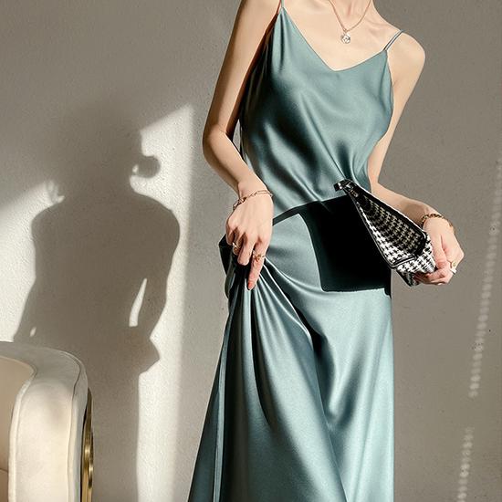 Summer French Acetic Acid Satin Sexy Strap Dress Women's Mid Length Style with Solid Color Underlay Skirt Fashion Women's Wear
