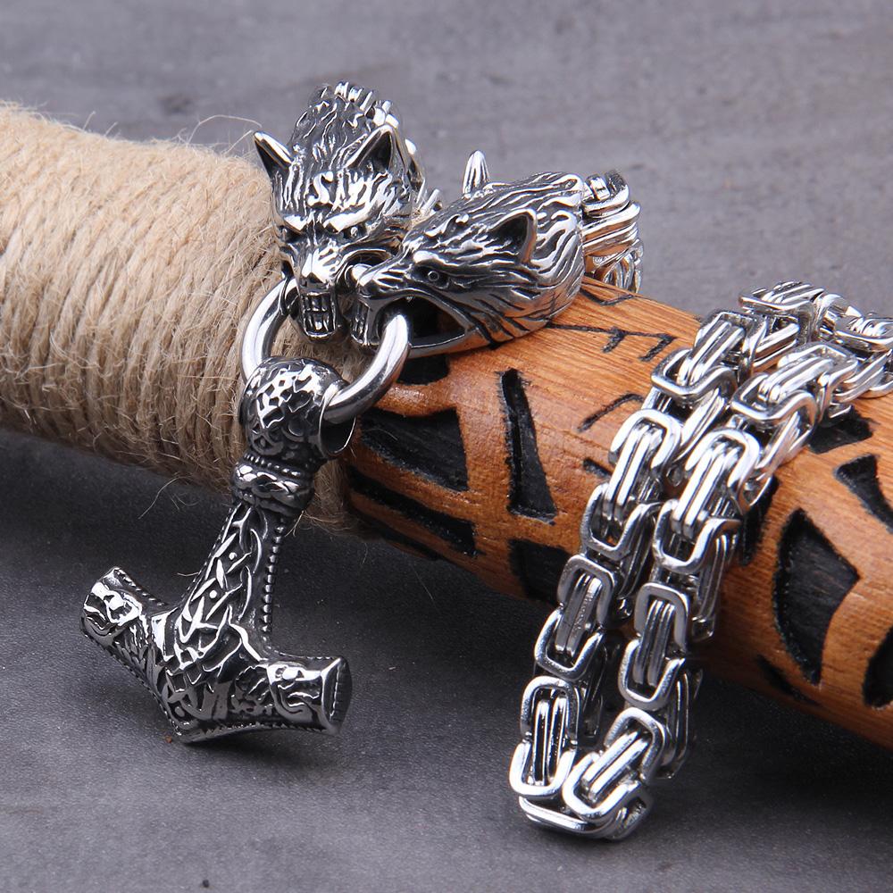 Collana Testa di Lupo in Acciaio Inossidabile con Catena Quadrata Martello di Thor Mjolnir Collana Vichinga con Scatola di Legno come Regalo per il Fidanzato