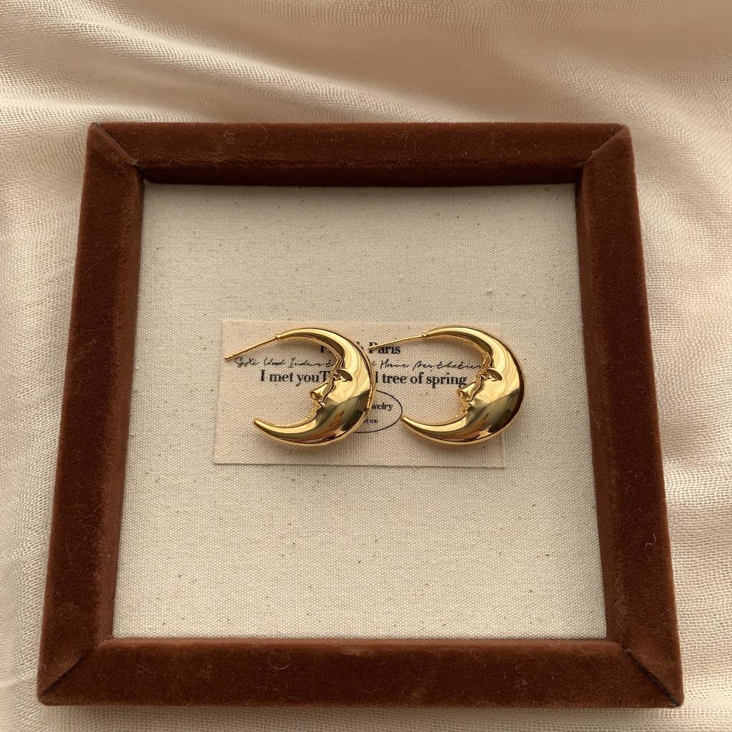 Classic Simple Crescent Romantic Earrings Earrings Light Luxury Gentle Dream Fashion Exquisite Premium Commuter Personality Earrings
