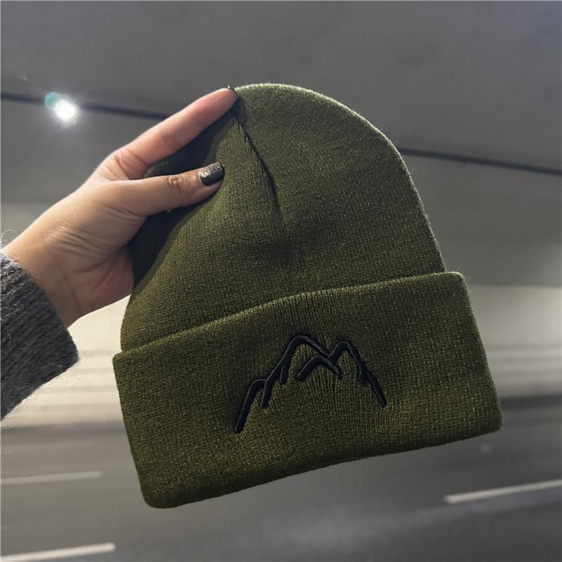 

Шерстяная шапка женская осенне-зимняя новая однотонная теплая шапка от холода мужская модная вязаная шапка Elastic M (56-58cm) темно-зеленого