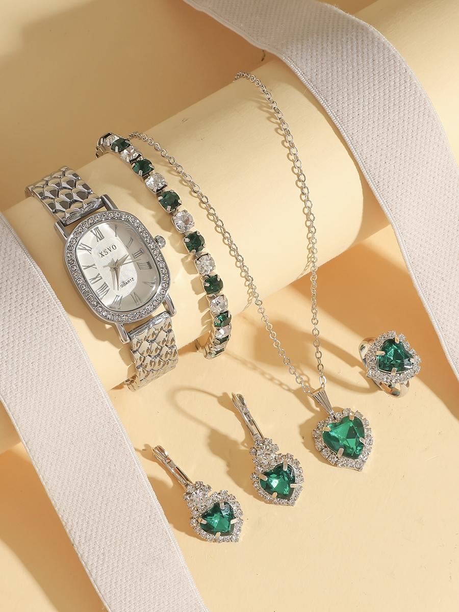 

Без подарочной коробки; Простые часы с маленьким квадратным циферблатом; Дизайн циферблата с бриллиантовой отделкой; Зеленое ожерелье в форме сердца; Набор из пяти предметов diamond j серебряный