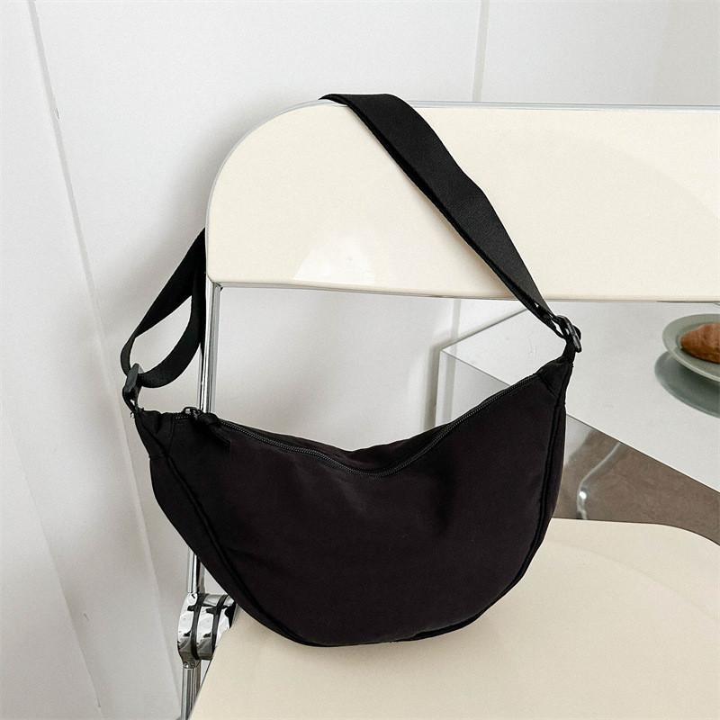 Trendy Fashionable Womens Large Capacity Tote Bag With Waterproof Nylon Material