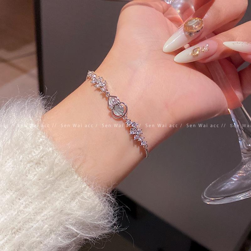 Micro-inlaid zircon gourd bracelet, women s national style niche design, high-end bracelet, exquisite and versatile jewelry.