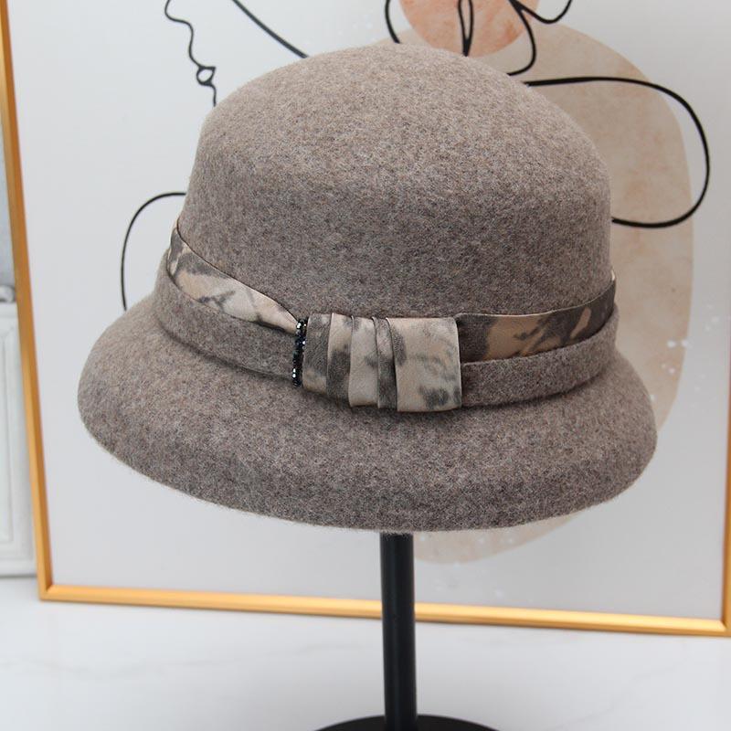 Middle-aged women's elegant wool top hat with diamonds, satin bow, basin hat, autumn and winter outdoor cold-proof mother's old lady hat