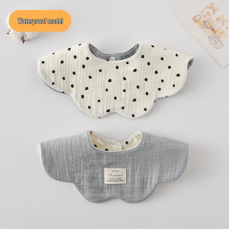 Dwustronny, wodoodporny śliniaczek dla niemowląt w stylu koreańskim z płatkami, wykonany w 100% z gazy bawełnianej