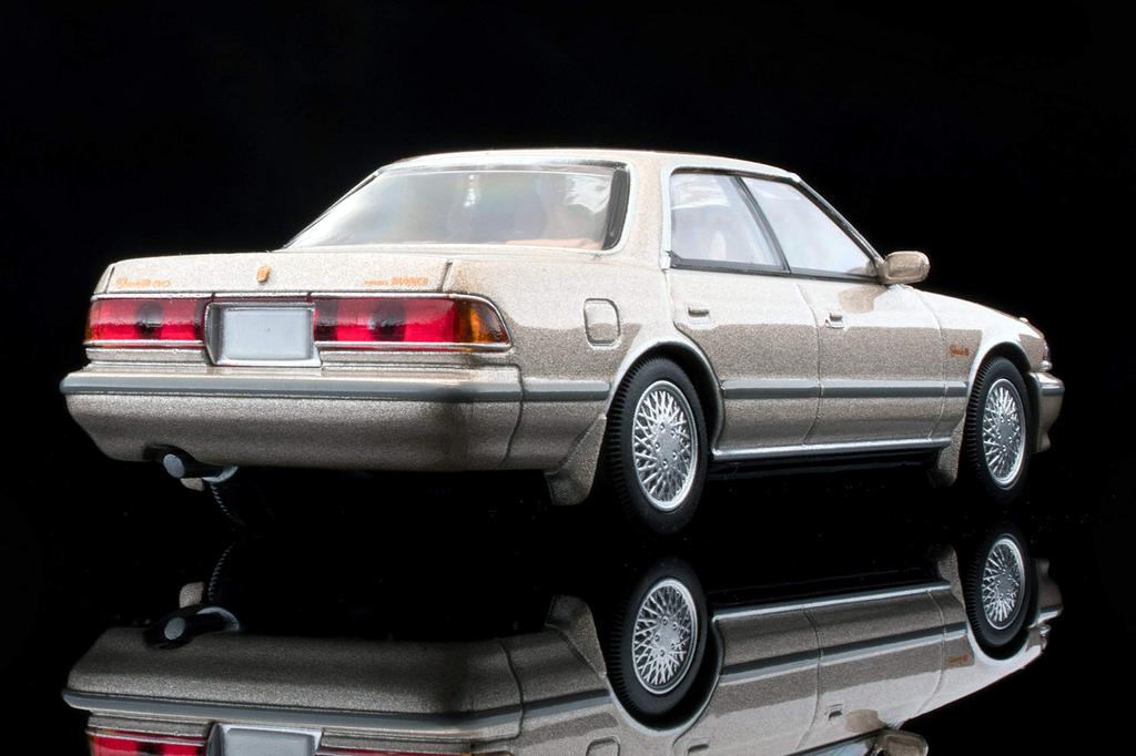 Tomica Limited Vintage Neo Scale Toyota Mark II Grande G Beige 1990 Model 1/64 LV-N179c 3.0 (Finished Model)