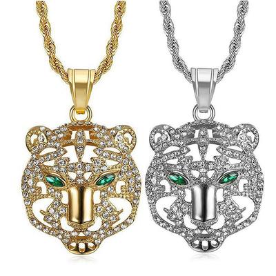 Collier avec pendentif tête de tigre