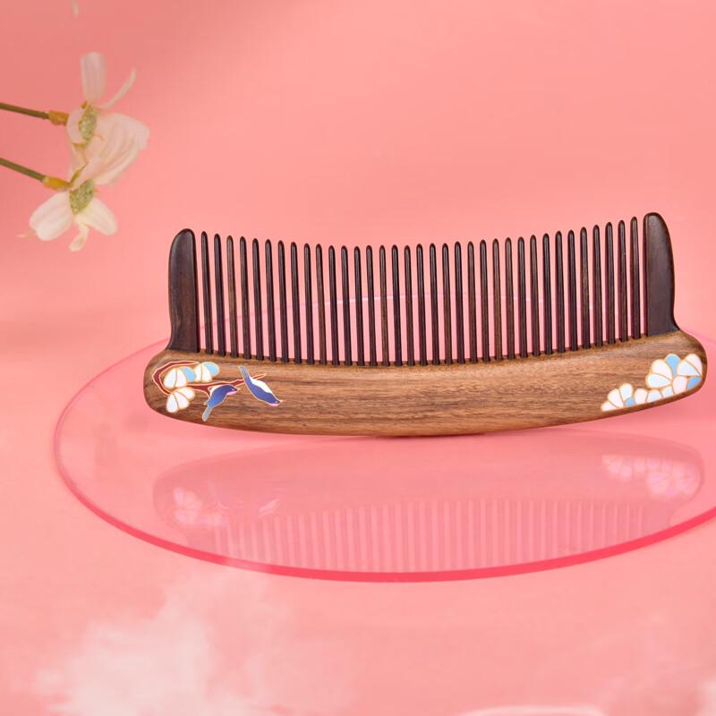Подарочный набор расчесок из массива дерева Tan Mujiang