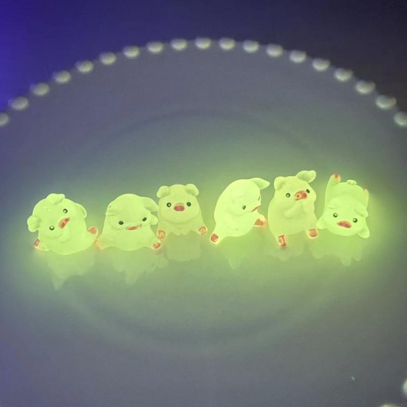 62KD 6Pcs Luminous Pig Ornaments Car Mini Resin Piggy Figures Miniatures Garden Pigs