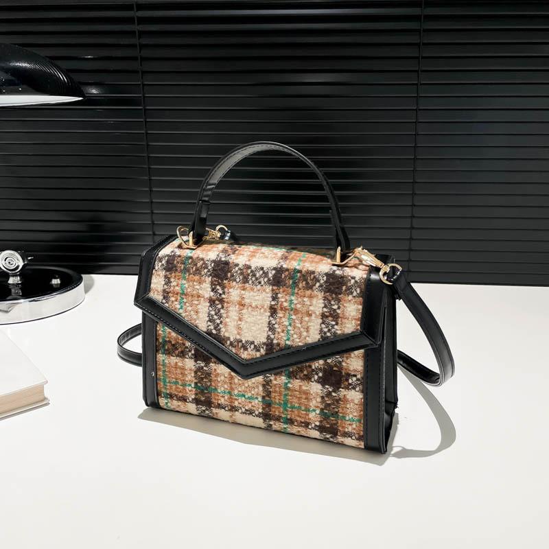 Stylish Vintage Handheld Small Square Bag With Unique Design For Trendy Women