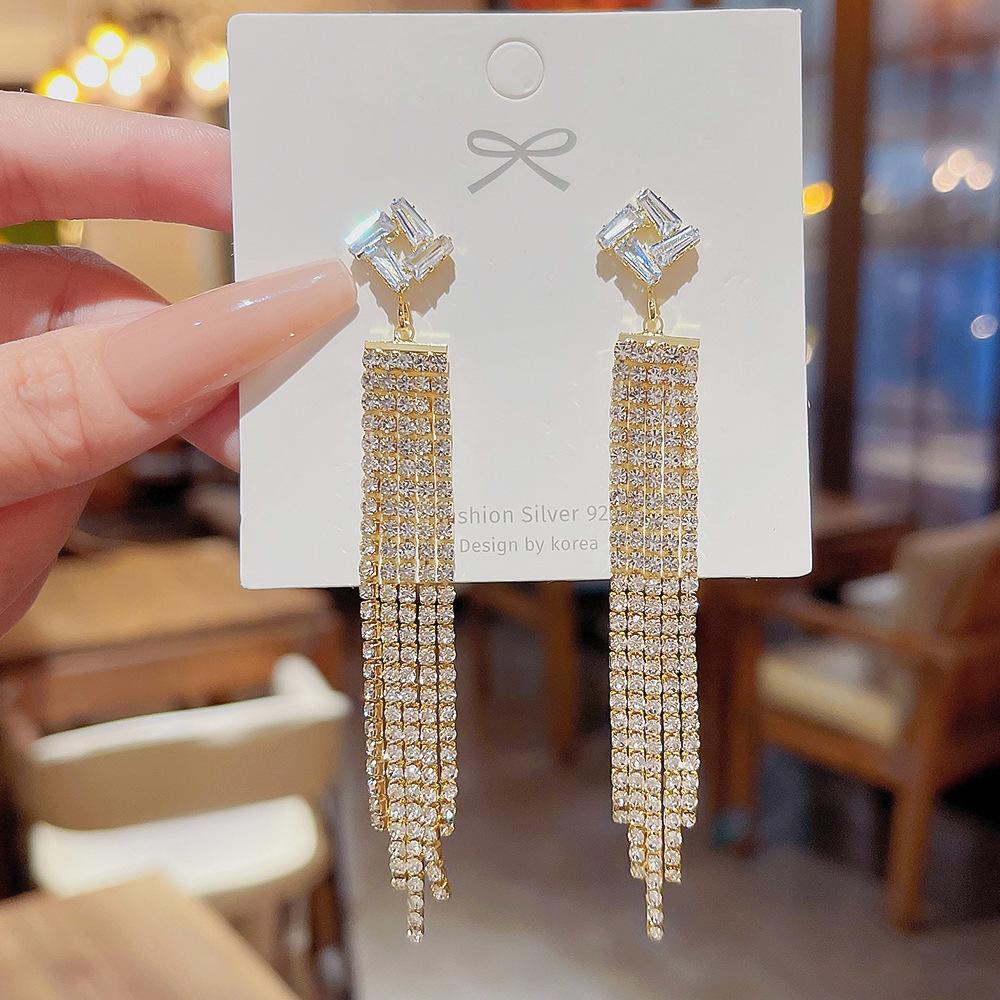 Koreanische Socialite Leichter Luxus Quastenohrringe – Herbst/Winter Silber Stecker für Damen